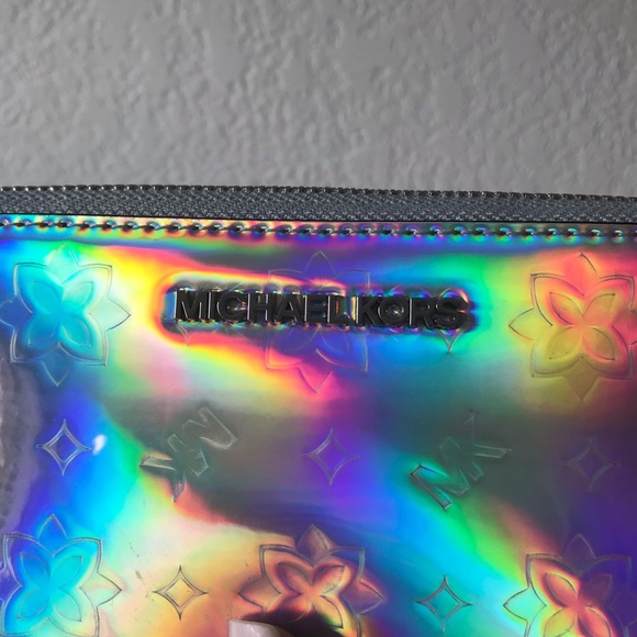 New! MICHAEL KORS WALLET - Picture 3 of 7